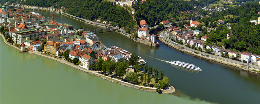 Luftaufnahme der Ortspitze der Dreiflüssestadt Passau in Bayern